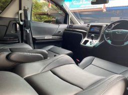 Toyota Vellfire 2.4 NA 2011 Putih 9