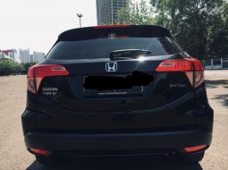 Honda HR-V E 2015 Hitam  2