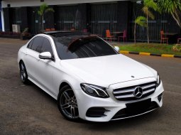 Mercedes-Benz E-Class E 300 2018 Putih 1