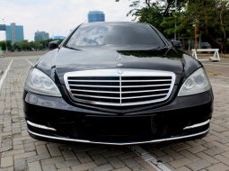 Mercedes-Benz S-Class 300 2008 Hitam 1