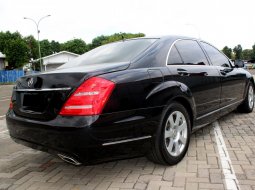 Mercedes-Benz S-Class 300 2008 Hitam 4