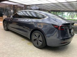 Brand New 2021 Tesla Model 3 Standard Range Plus Midnight Silver Metallic on Black 7