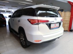 Toyota New Fortuner 2.4 VRZ Diesel AT 2016 Putih Km Rendah 8