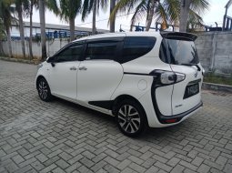 Toyota Sienta V 2016 Putih 5