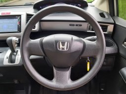 Honda Freed 1.5 SD 2012 8