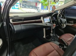 Dijual mobil bekas Toyota Kijang Innova Q, Jawa Timur  4