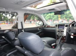 Lexus LX 570 at 2012 Putih - Unit istimewa  7