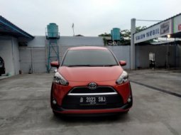 Jual mobil Toyota Sienta V AT 2016 2