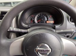 Jual mobil Nissan March 2015 7
