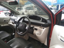 Toyota Sienta 1.5 V AT 2016 5