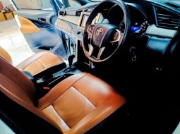 Toyota Kijang New Innova 2.4 G Reborn Diesel AT 2019 Putih 4