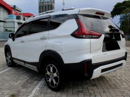 Mitsubishi Xpander Cross 2020 Putih 4