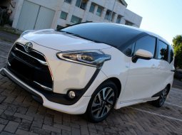 Toyota Sienta Q 2018 Putih 1