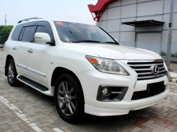 Lexus LX 570 2012 Putih 2