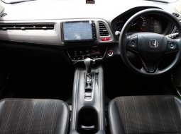 Honda HRV E 1.5 CVT 2018 Abu-Abu 10