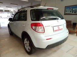 Suzuki SX-4 Cross Over MT 2011 Putih SX4 Km Rendah 8