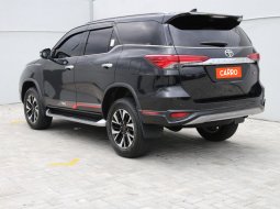 Toyota Fortuner 2.4 VRZ TRD AT 2018 Hitam 6