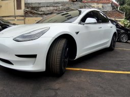 Tesla Model 3 Standard Plus 1