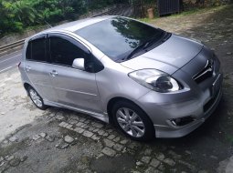 Toyota Yaris S Limited 2010 Silver 4