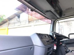 MULUS+BanBARU,MURAH Mitsubishi Fuso Tronton 6x2 Wingbox 2017 4