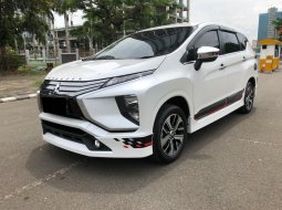 Mitsubishi Xpander Ultimate LIMITED A/T PUTIH 2019 3