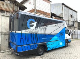 SEPERTIBARU 1000KM, Food truck isuzu elf engkel long 2015 truk pameran 3