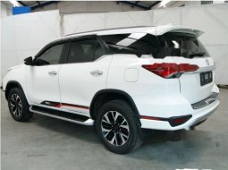 Jual mobil bekas murah Toyota Fortuner TRD 2017 di Jawa Timur 10