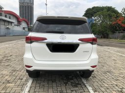 Toyota Fortuner 2.7 SRZ AT 2016 4