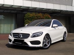 Mercedes-Benz C-Class C 300 AMG Line 2017 Putih 1