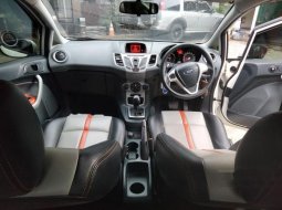 Dijual mobil bekas Ford Fiesta Trend, DKI Jakarta  5