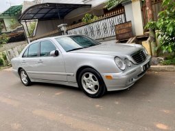 Jual Mercedes-Benz E 240 Avant Garde W210 2000 3