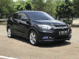 Honda HR-V 1.5L E CVT 2015 Hitam 2