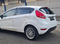 Ford Fiesta 1.4 Trend AT 2013 Wihte On Black Mulus Terawat TDP 10Jt 5