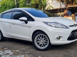 Ford Fiesta 1.4 Trend AT 2013 Wihte On Black Mulus Terawat TDP 10Jt 6