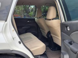 Honda CR-V 2.0 AT 2017 White On Beige Siap Pakai Terawat TDP Paket 30Jt 4