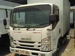 Isuzu nlr 4 ban box depok 2