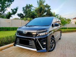 Toyota Voxy CVT 2018 Hitam 2