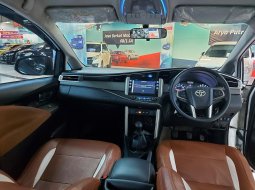 Toyota Kijang Innova V 2.0 manual 2016 8