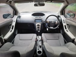 Toyota Yaris E 2012 AT DP Minim 6