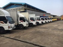 sewa 6bulan/tahunan truk CDE CDD 6roda elf dyna dutro canter box bok 1