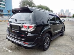 Toyota Fortuner 2014 Hitam 2