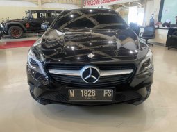 Mercedes-Benz CLA 200 2016 Hitam 2