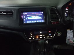 Jual mobil bekas murah Honda HR-V E 2017 di Jawa Timur 3