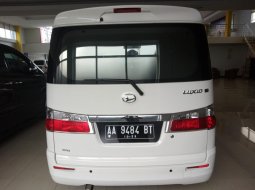 Daihatsu Luxio 1.5 X M/T 6