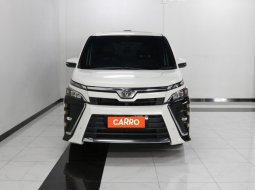 Toyota Voxy 2.0 AT 2017 Putih 2