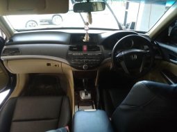 Jual Honda Accord VTi-L 2010 harga murah di Jawa Timur 7