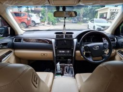 Mobil Toyota Camry 2017 V dijual, Jawa Barat 3