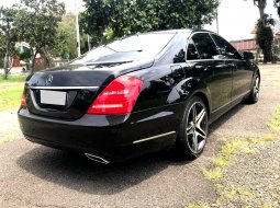 Mercedes-Benz S-Class S 300 L 2008 Hitam 5