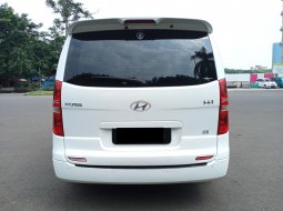 Hyundai H-1 XG 2012 Putih 3