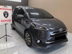 TOYOTA SIENTA Q GREY 2018 2